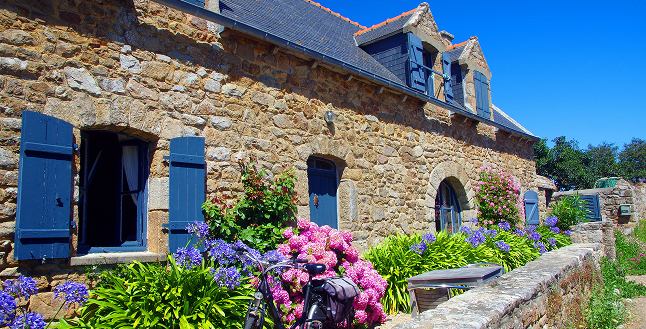 Diagnostiqueur Cap Diagnostics en plein contrôle immobilier